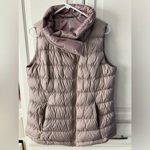Athleta Large puffer vest with gold zipper